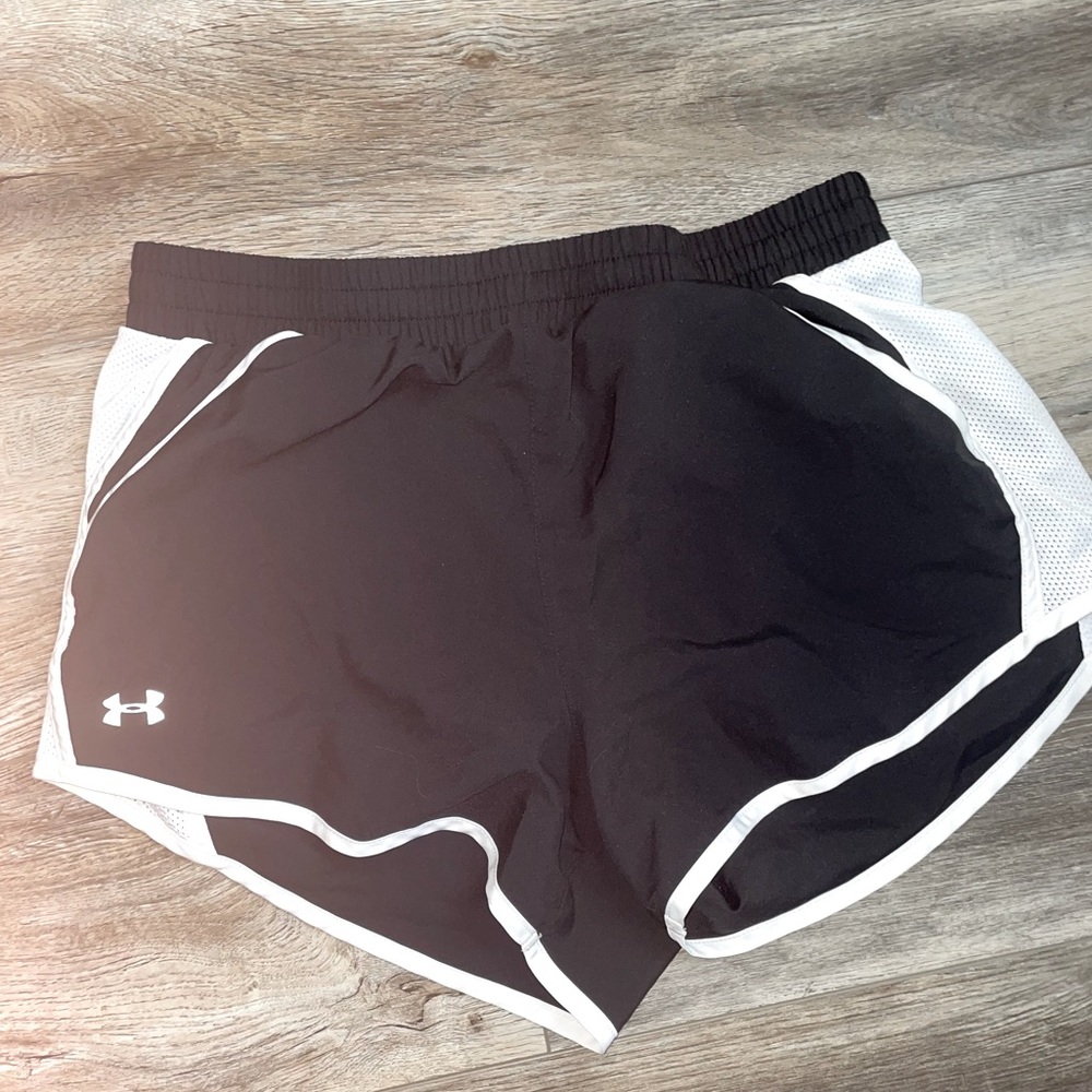 women’s black under armour athletic shorts